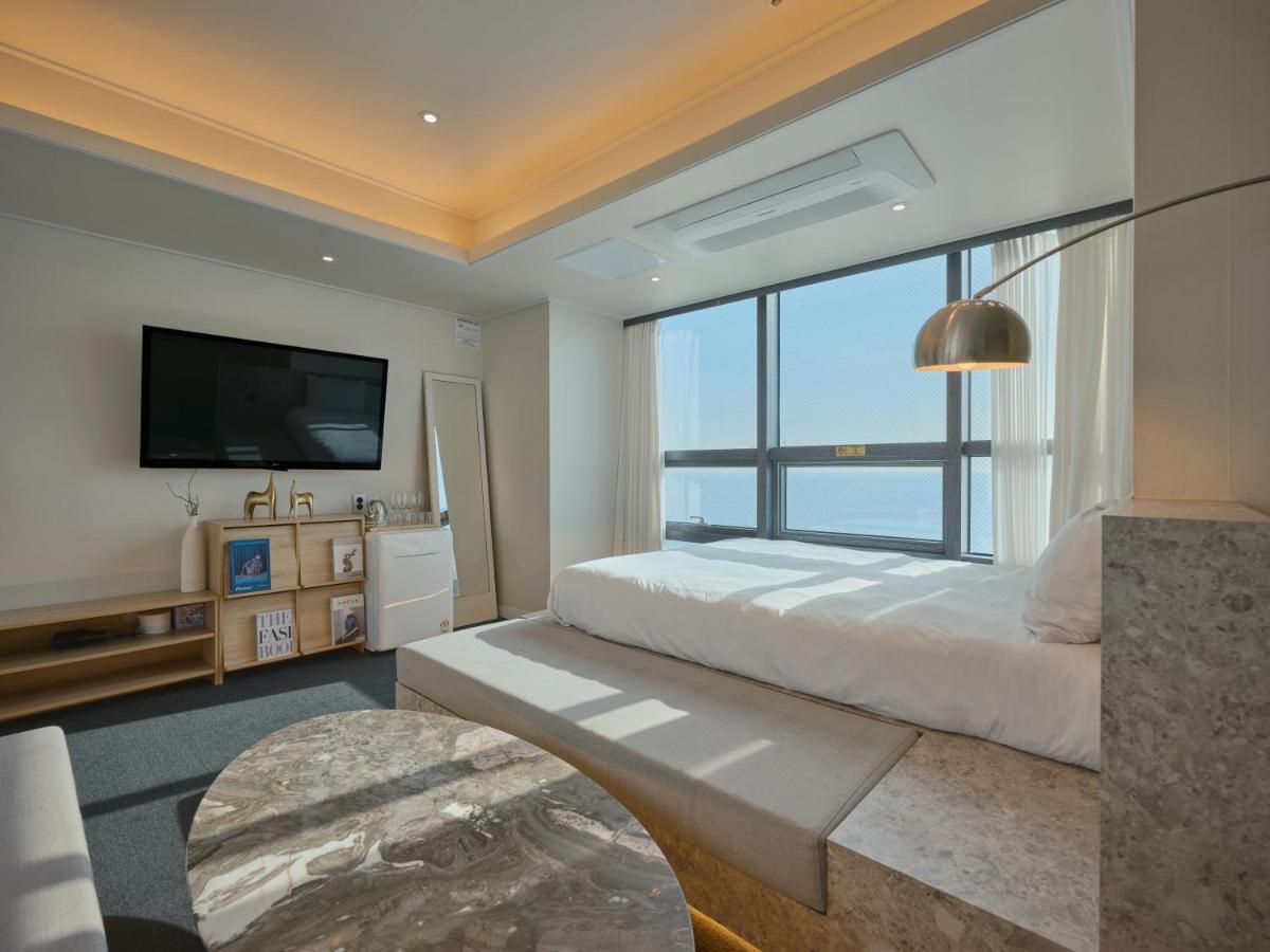 Uh Suite The Haeundae Μπουσάν Εξωτερικό φωτογραφία