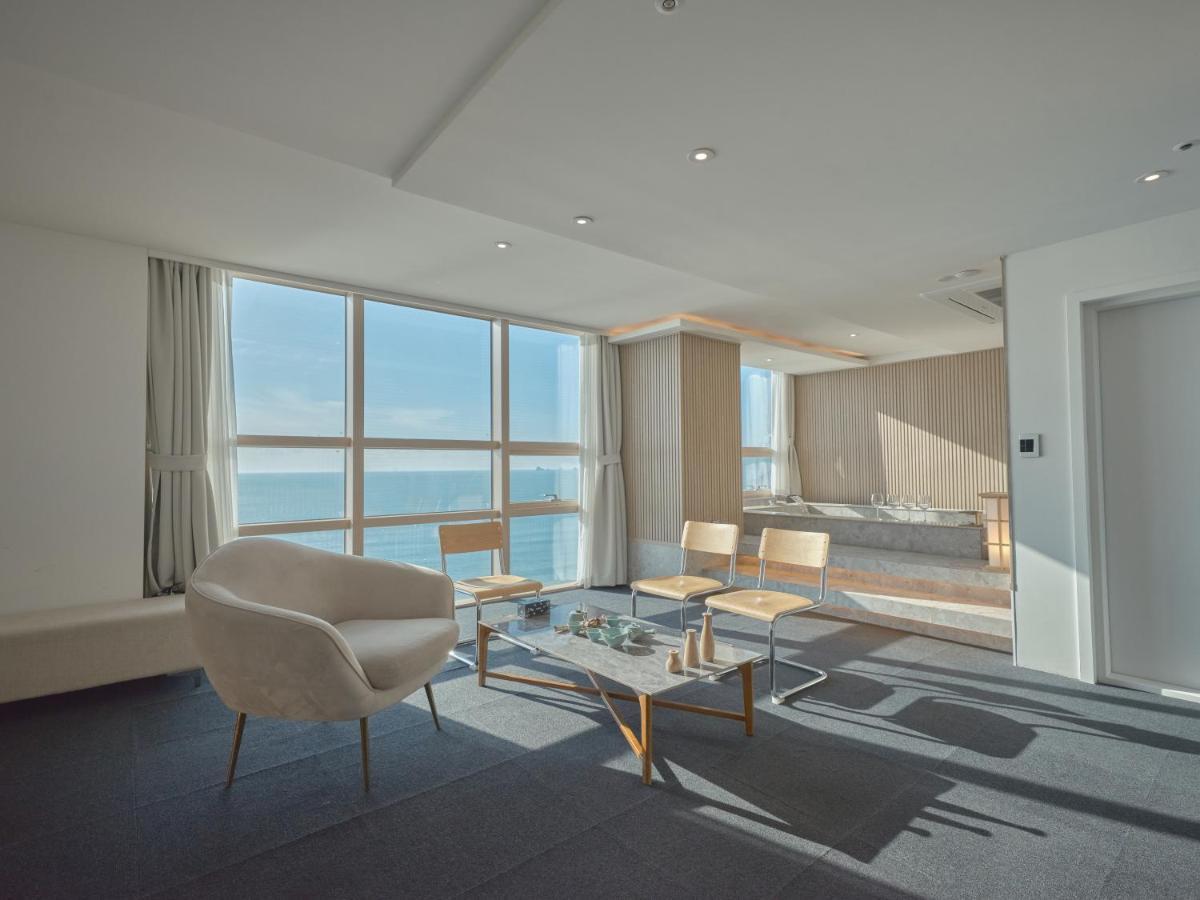 Uh Suite The Haeundae Μπουσάν Εξωτερικό φωτογραφία