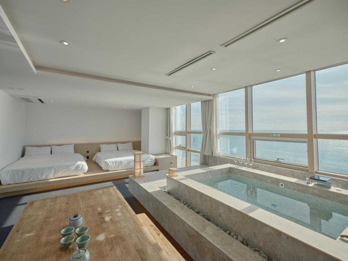 Uh Suite The Haeundae Μπουσάν Εξωτερικό φωτογραφία
